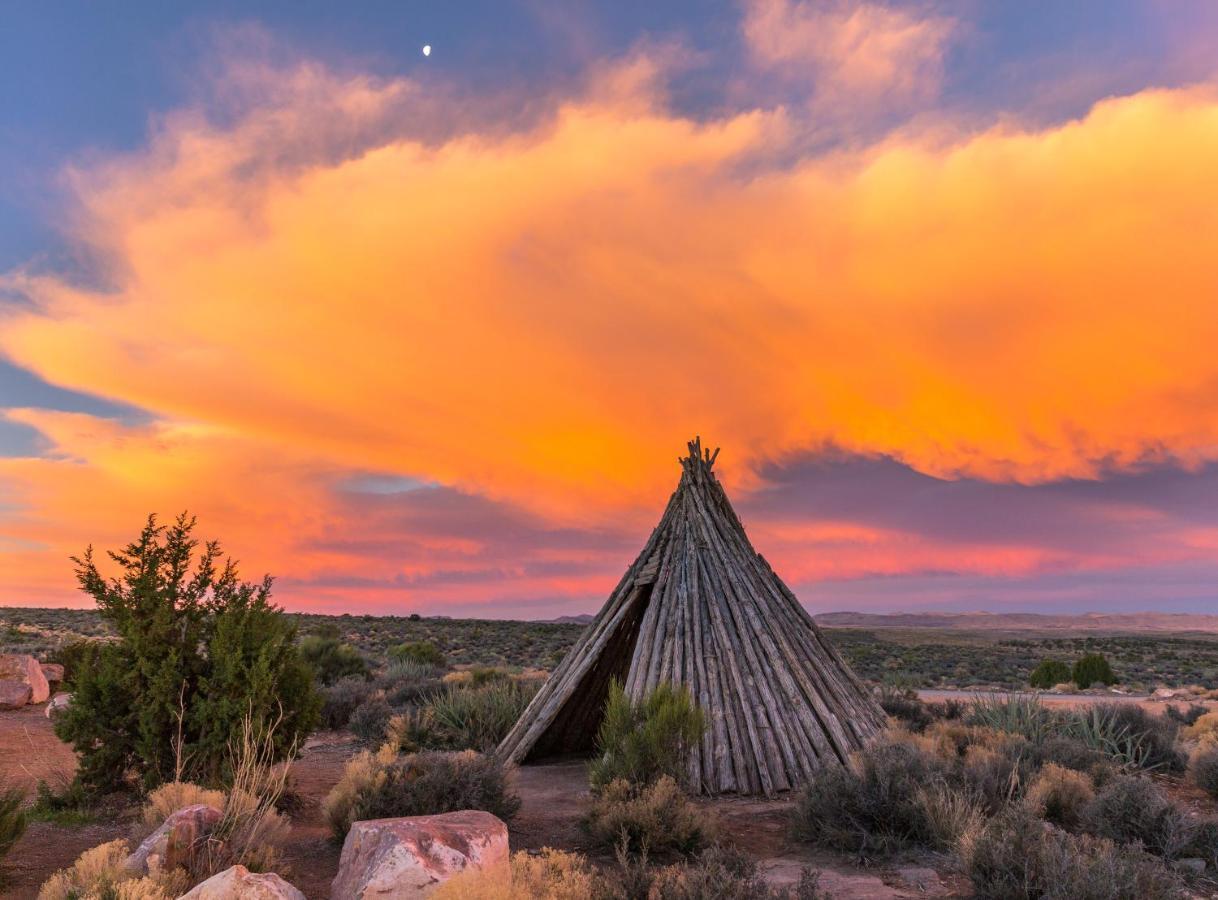 Cabins At Grand Canyon West Peach Springs Exterior photo